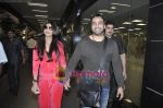 Shilpa Shetty & Raj Kundra return after 1st wedding anniversary in Bangkok in Mumbai Airport on 30th Nov 2010 (10).JPG